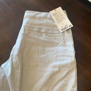 Lululemon Commission Short White/Black Relaxed, Size 33 New with Tag